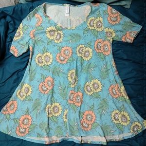 Lularoe small perfect tee